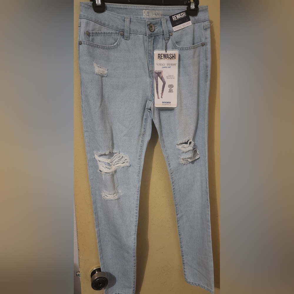 Ripped Skinny Jeans